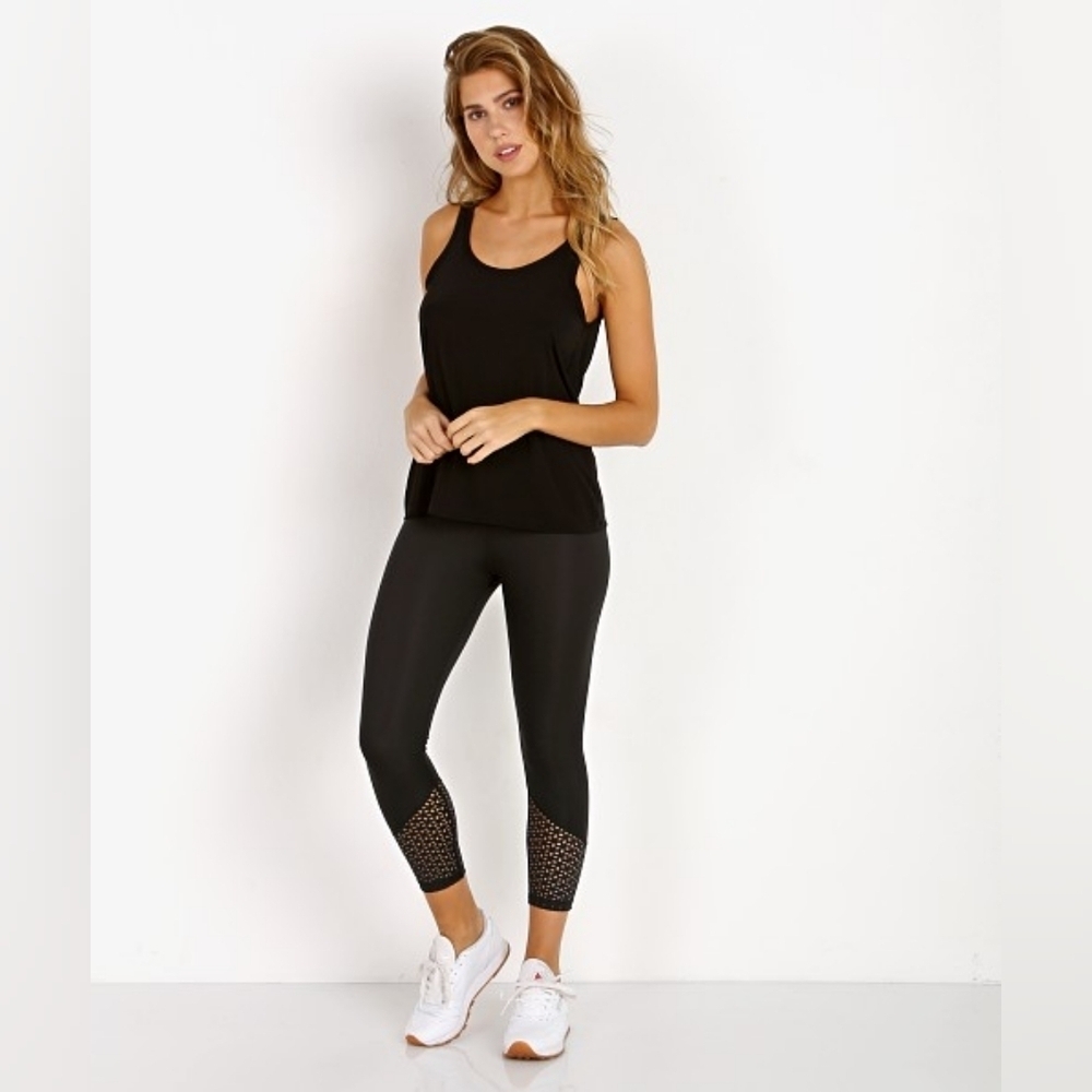 Beyond Yoga Perfect Angles See Through Triangle Capri Legging Women's Si…